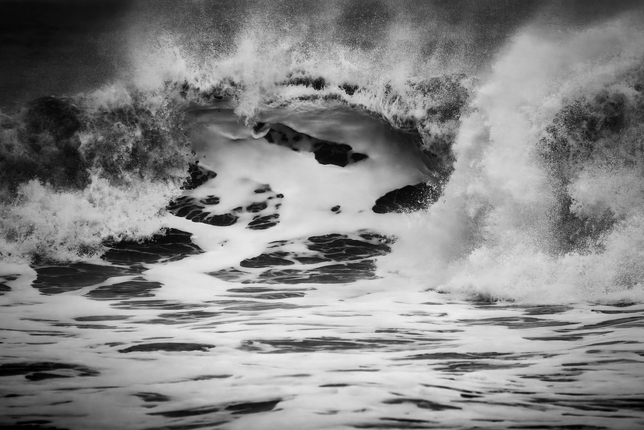 WIld-ocean-waves-storm-SandyHook-GatewayNationalRecreationArea-NewJersey